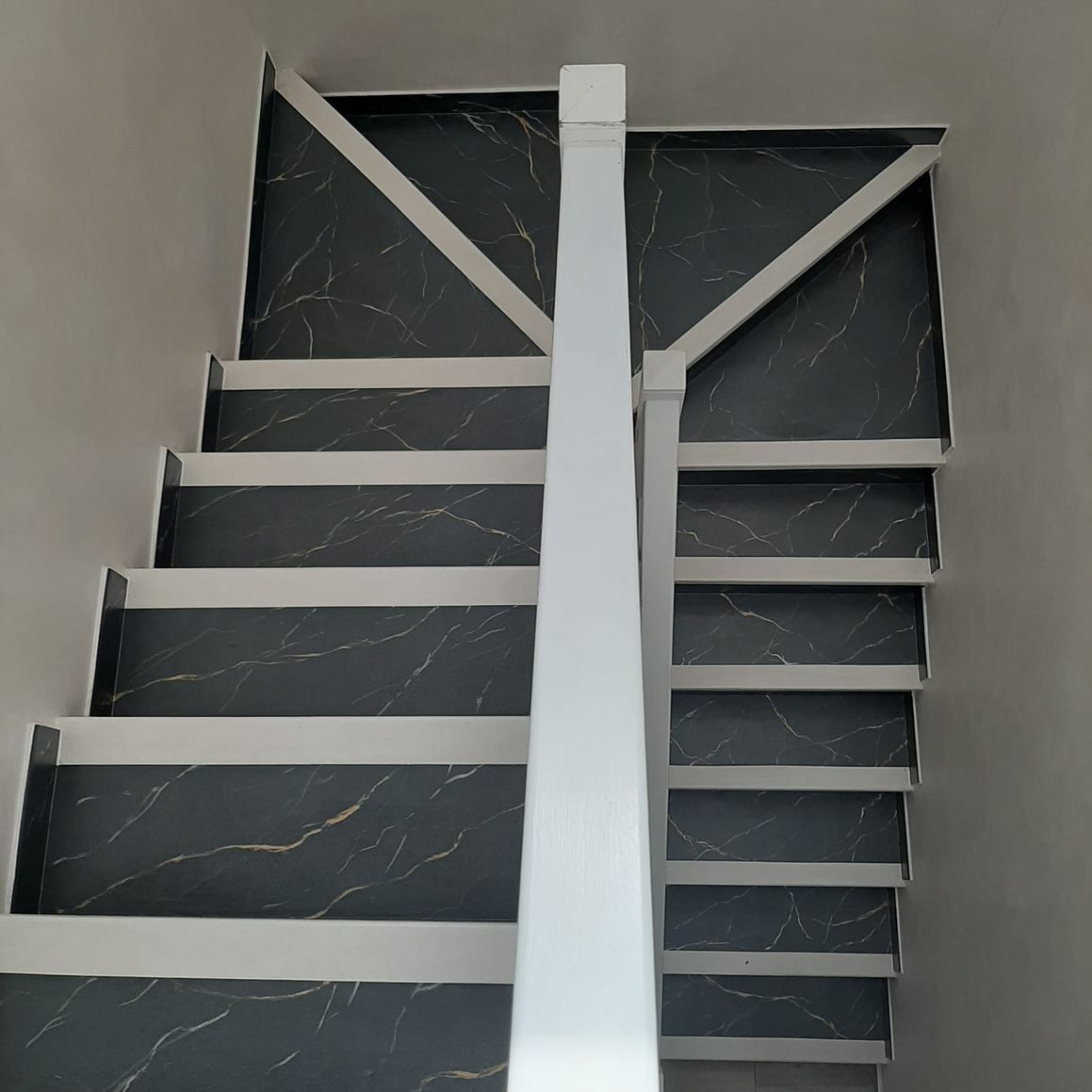 escaleras con acabado vista completa desde arriba